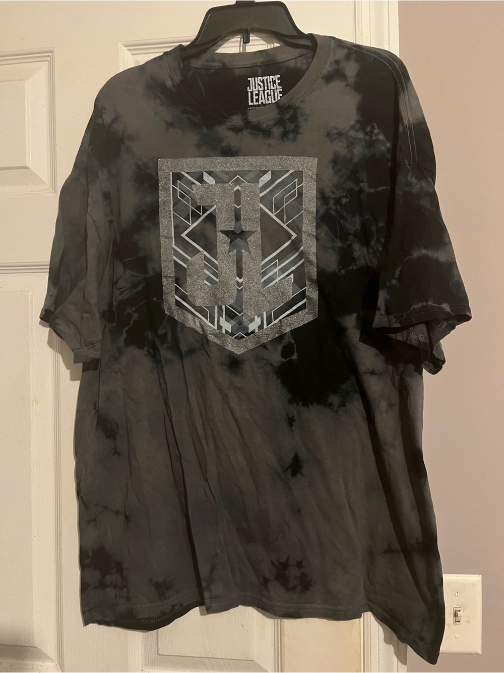 Justice League Men’s Black Tie-Dye Graphic T-Shirt